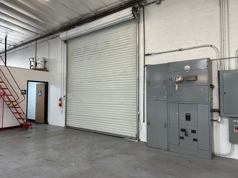 More Photos Of 20821 Dearborn St, Chatsworth Warehouse For Sale