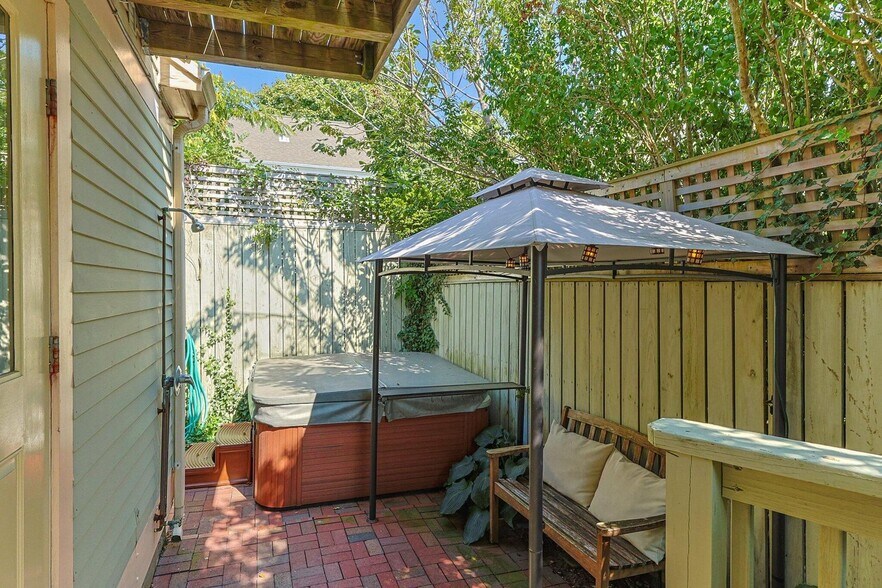 More Photos Of 139 A Bradford St, Provincetown Storefront Retail Residential For Sale