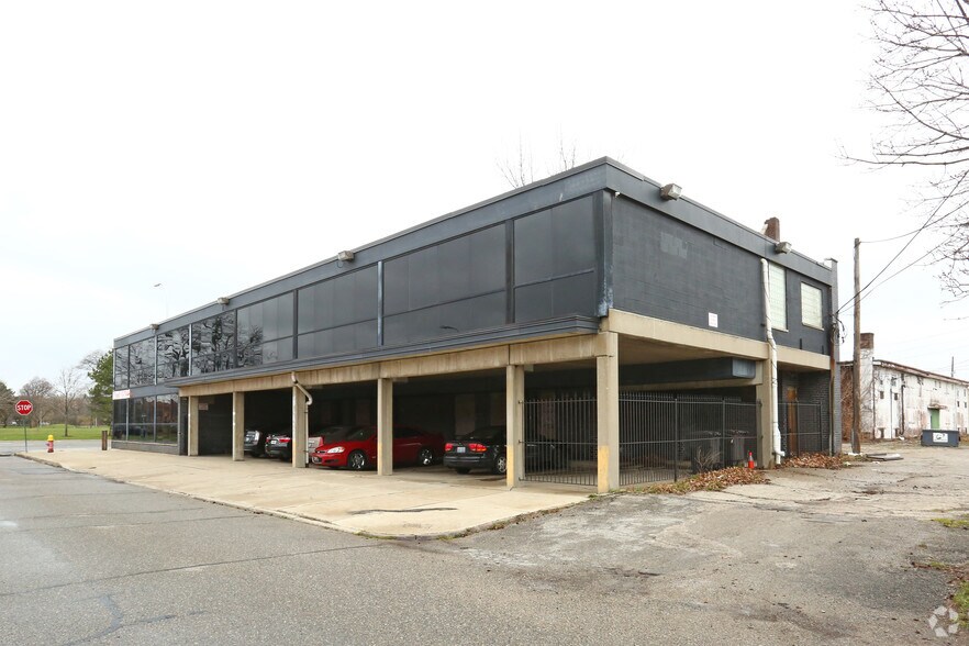 17800 Woodward Ave, Detroit, MI 48203 Office