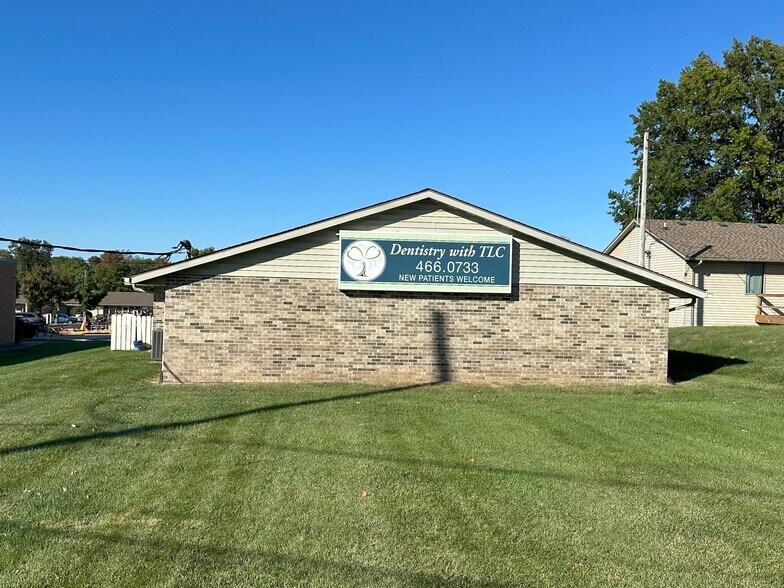 More Photos Of 1317 Dadrian Professional Park, Godfrey Medical For Sale