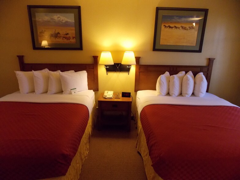 More Photos Of 207 US Highway 77 S, Hallettsville Hotel For Sale