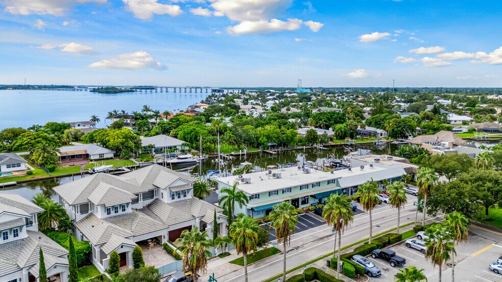 More Photos Of 23 Royal Palm Pointe, Vero Beach Restaurant For Sale