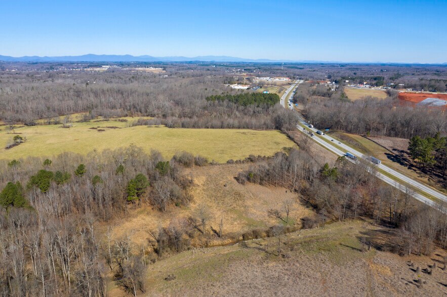 More Photos Of 1 John Dodd Rd, Boiling Springs Warehouse For Lease