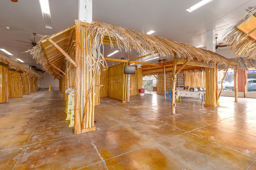 More Photos Of 138 Kamehameha Ave, Hilo Storefront For Sale