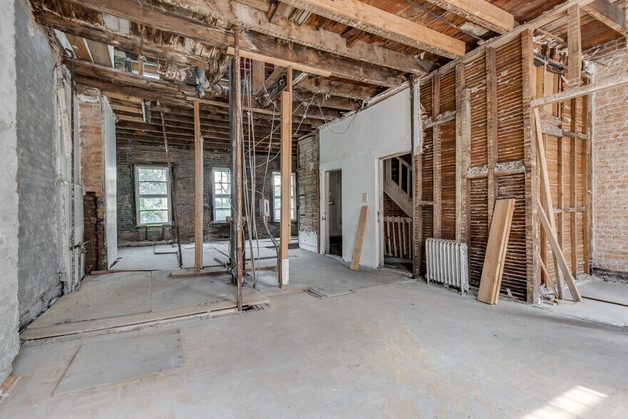 More Photos Of 122 Hoyt St, Brooklyn Multifamily For Sale