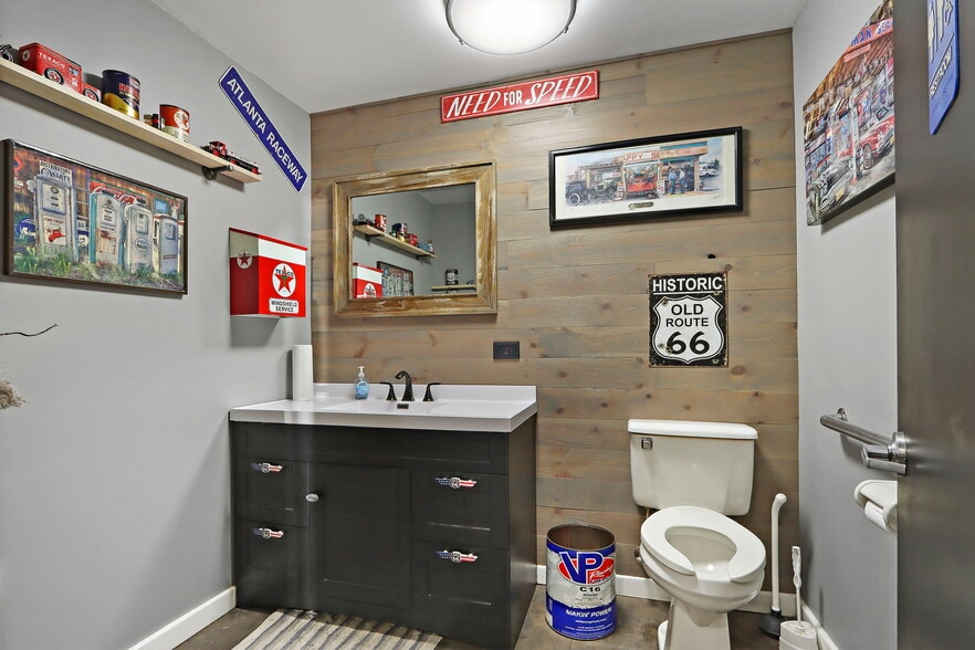 More Photos Of 1206 Washington Rd, Kenosha Auto Repair For Sale