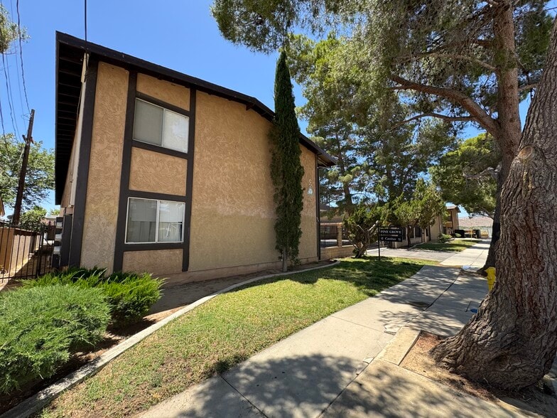 More Photos Of 518-524 E Avenue Q-12, Palmdale Apartments For Sale