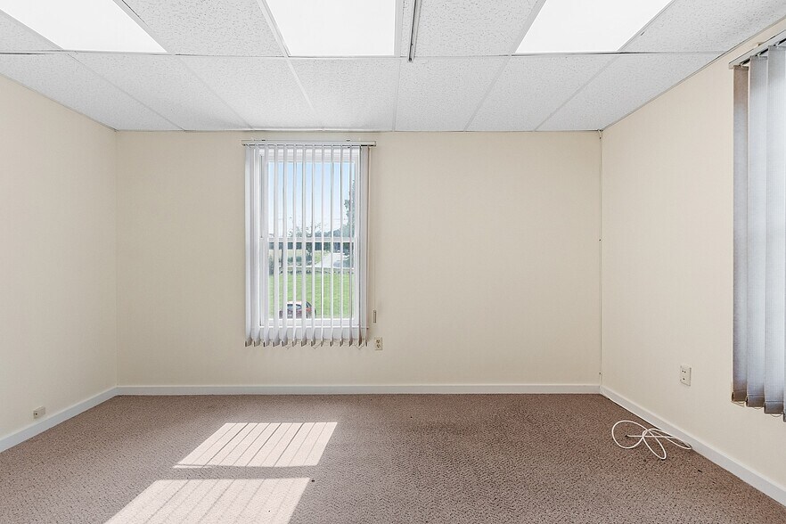 More Photos Of 233 Ayer Rd, Harvard Medical For Lease