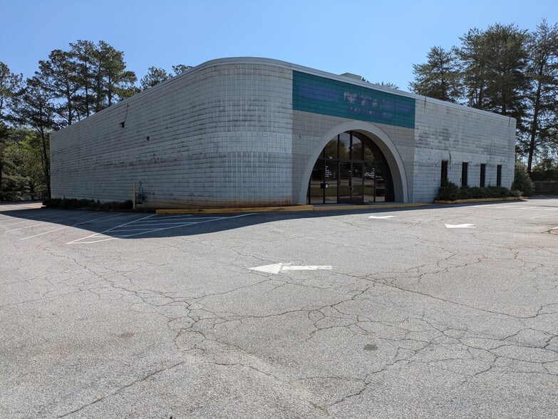 Primary Photo Of 406 Pleasant Hill Rd NW, Lilburn Auto Repair For Sale