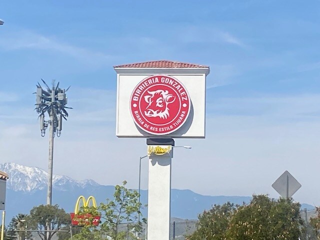 More Photos Of 8800 Limonite Ave, Jurupa Valley Restaurant For Sale