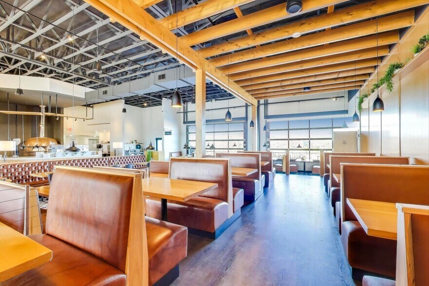 More Photos Of 3552 Market Ln, Kenosha Restaurant For Sale