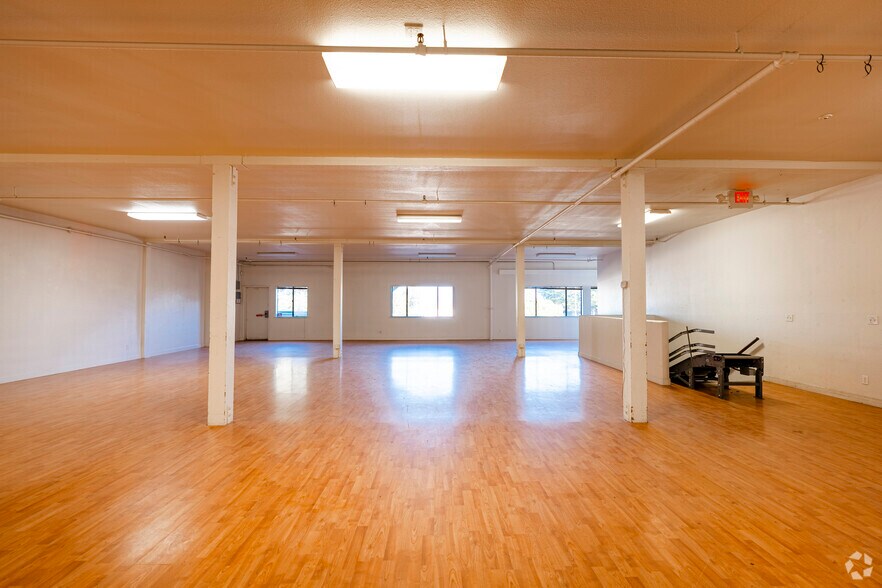 More Photos Of 842 Lighthouse Ave, Monterey Freestanding For Lease