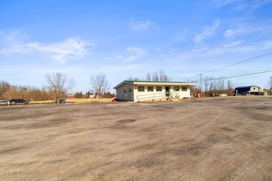 More Photos Of 93 Main St, Dresden Restaurant For Sale