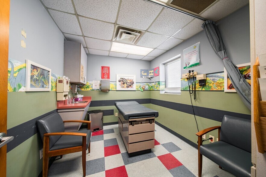 More Photos Of 1610 Opelika Rd, Phenix City Medical For Sale