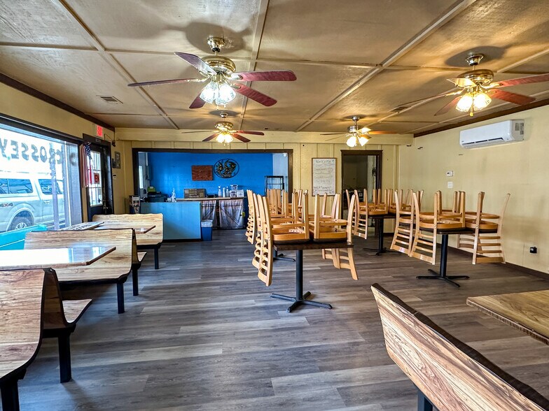 More Photos Of 107 E Main St, Hardy Restaurant For Sale