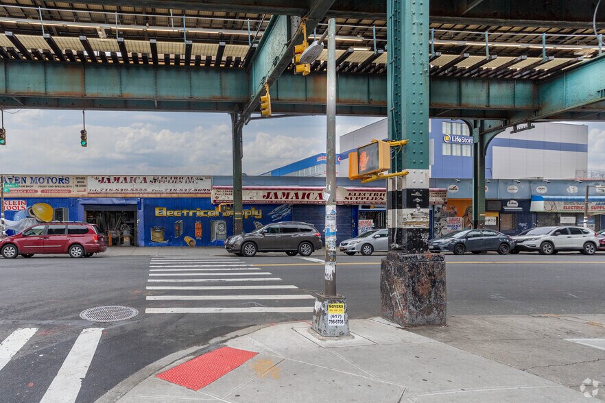 More Photos Of 121-02 Jamaica Ave, Richmond Hill General Retail For Sale