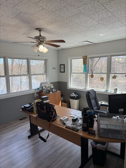 More Photos Of 271 Litchfield Rd, Harwinton Manufacturing For Sale