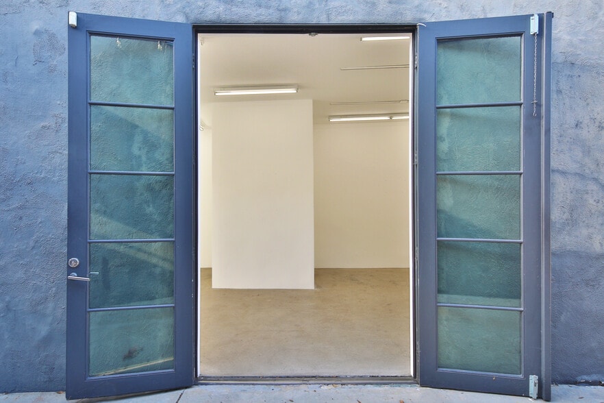 More Photos Of 2680 S La Cienega Blvd, Los Angeles Showroom For Lease