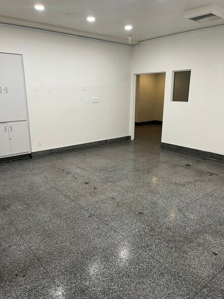 More Photos Of 5860-5862 Avalon Blvd, Los Angeles Medical For Lease