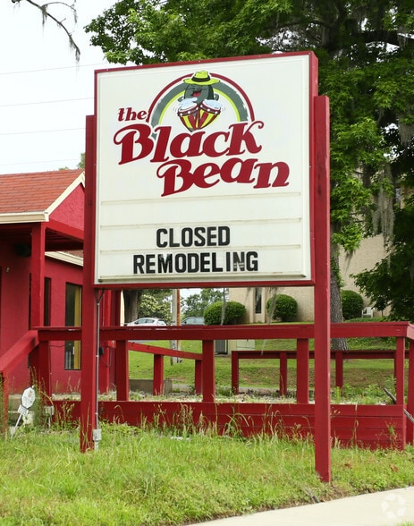 More Photos Of 2205 Apalachee Pky, Tallahassee Restaurant For Sale