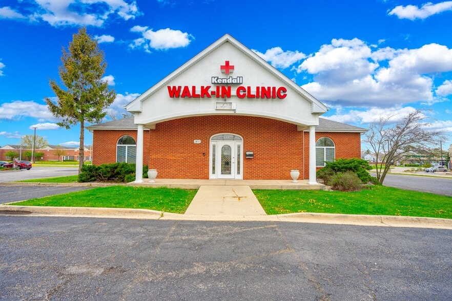 More Photos Of 1851 Douglas Rd, Montgomery Medical For Sale