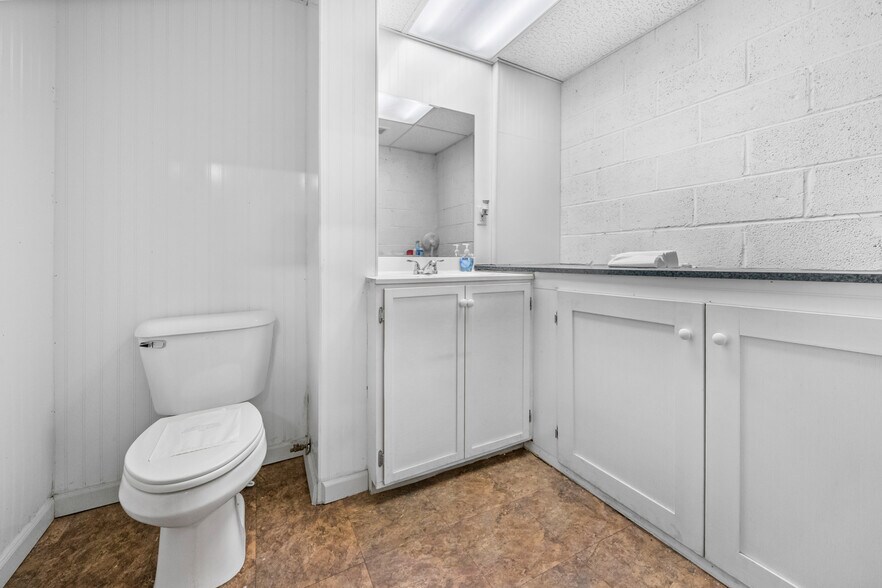 More Photos Of 2336 E Platte Ave, Colorado Springs Industrial For Sale