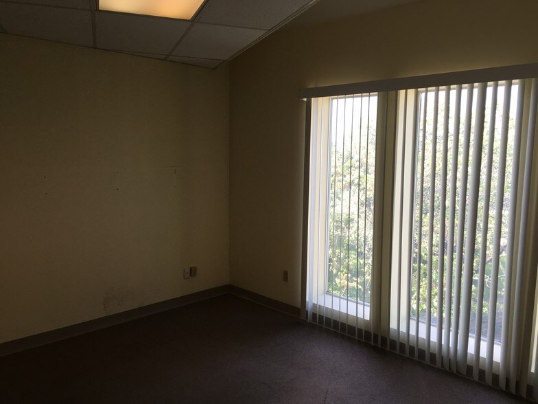 More Photos Of 600 S Holmes Ave, Saint Louis Office For Sale