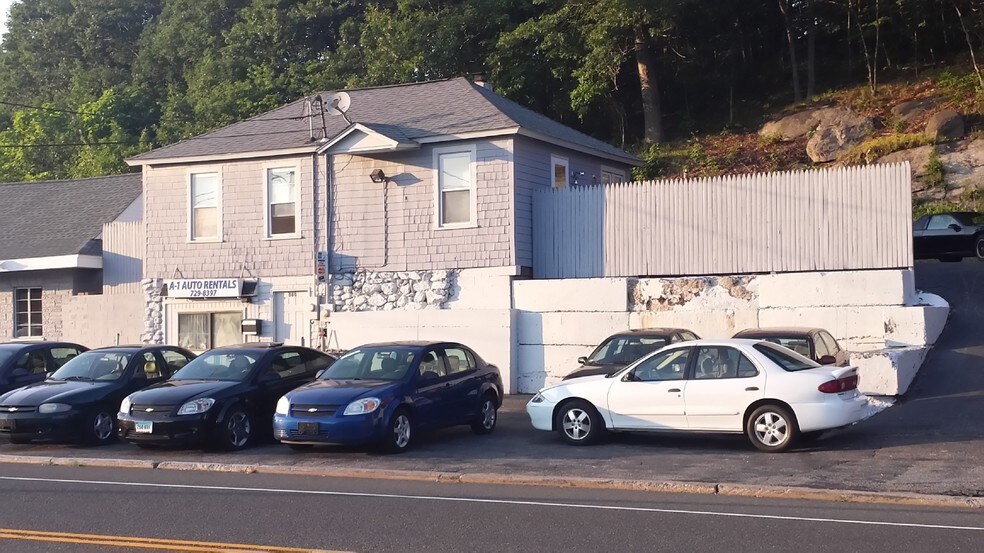 More Photos Of 880-886 New Haven Rd, Naugatuck Auto Repair For Sale