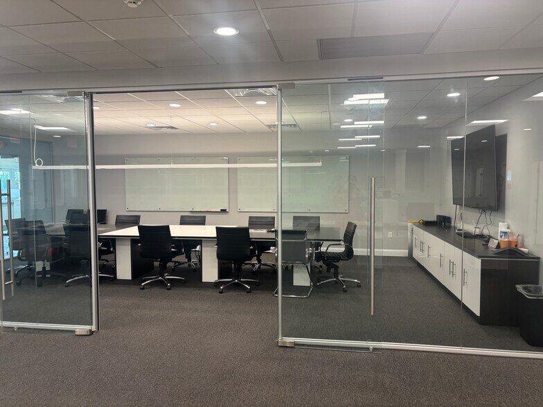 More Photos Of 740 Broad St, Shrewsbury Office For Lease