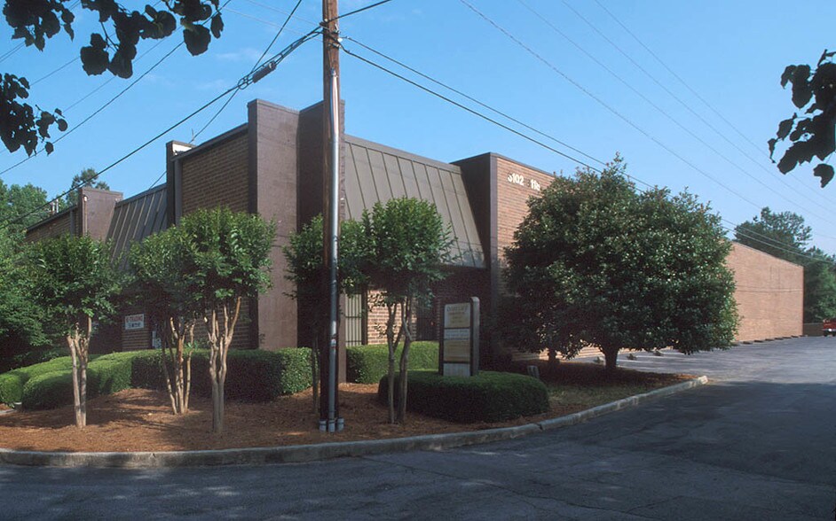 More Photos Of 3102-3118 Oakcliff Industrial St, Doraville Distribution For Lease