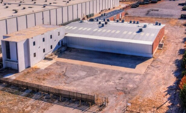 More Photos Of 36 NE 36th St, Oklahoma City Manufacturing For Lease