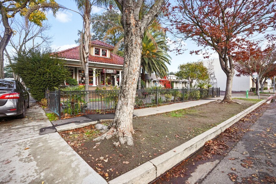 More Photos Of 1126 14th St, Modesto Restaurant For Sale