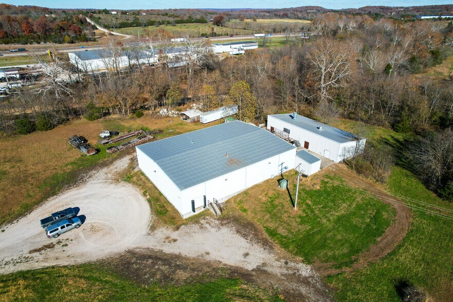 More Photos Of 27877 Glacier Point Rd, Lebanon Warehouse For Lease