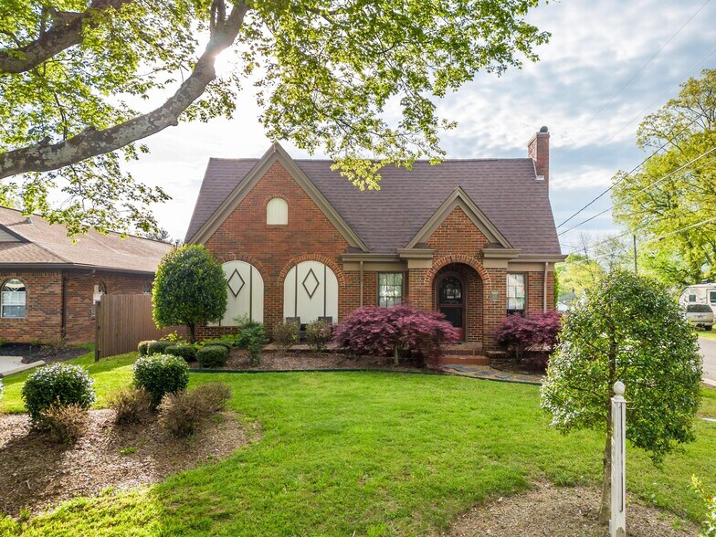 Primary Photo Of 2120 N Ocoee St, Cleveland Apartments For Sale