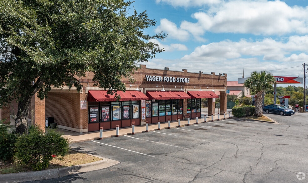 More Photos Of 1006 E Yager Ln, Austin Unknown For Lease