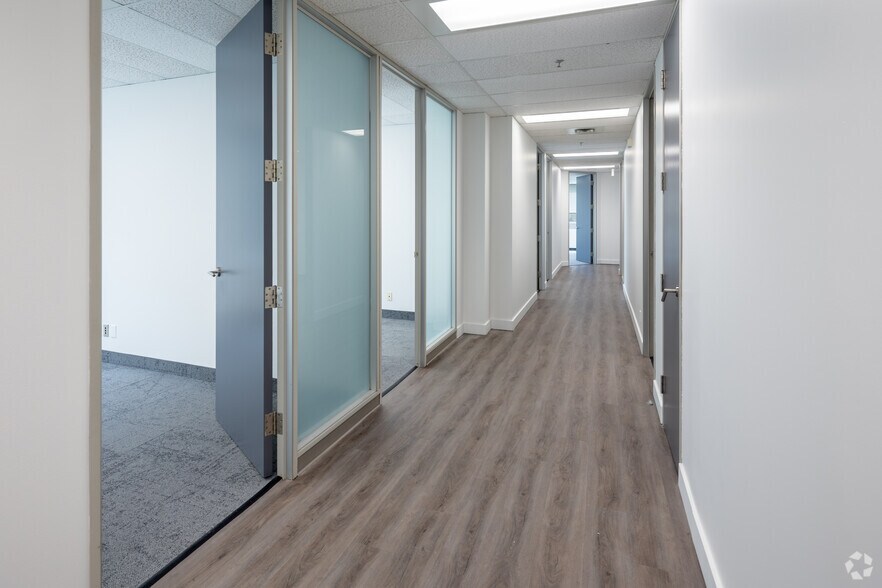 More Photos Of 20 Adelaide St E, Toronto Office For Lease