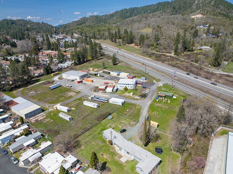 More Photos Of 2660 NW Vine St, Grants Pass Manufacturing For Sale