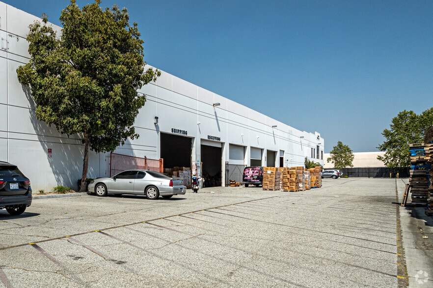 More Photos Of 5500-5510 S Soto St, Vernon Warehouse For Sale