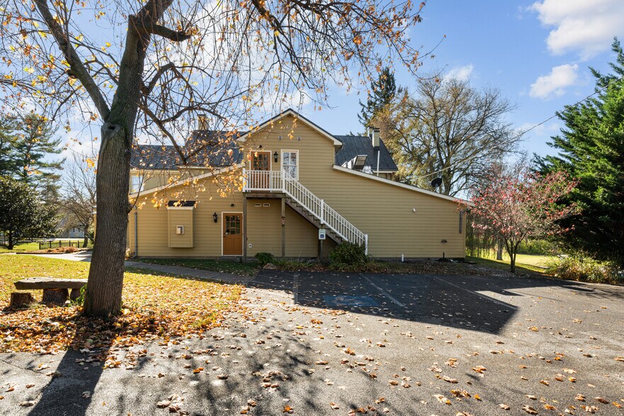 More Photos Of 120 Water St, New Windsor Lodge Meeting Hall For Sale