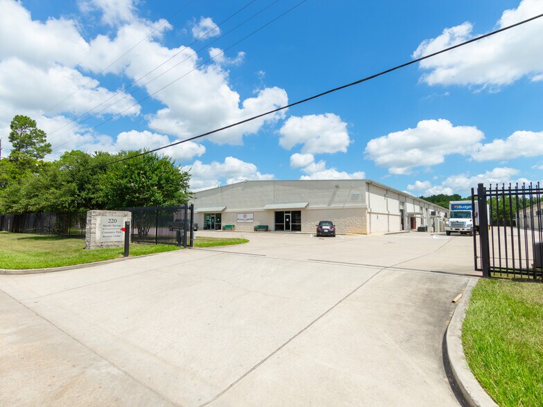 More Photos Of 221 Barren Springs Dr, Houston Unknown For Lease