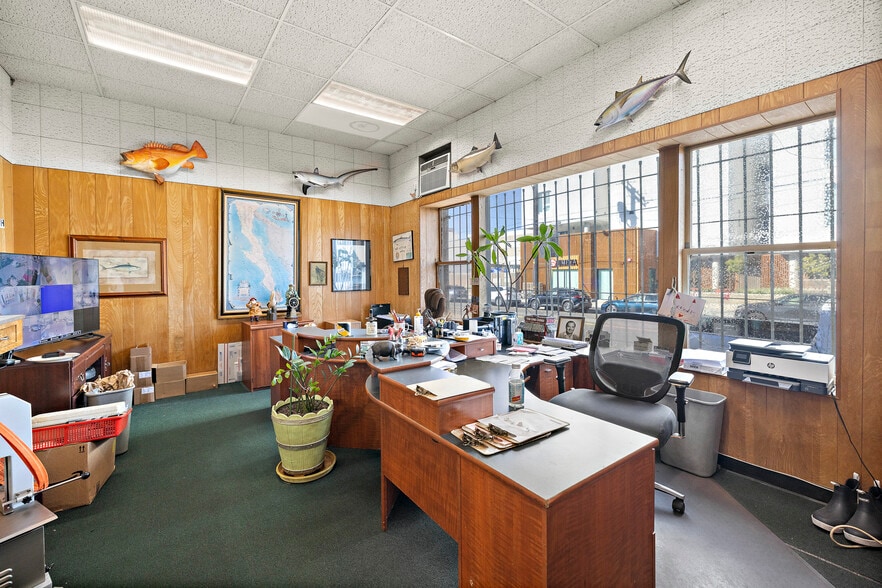 More Photos Of 410-414 Towne Ave, Los Angeles Warehouse For Sale