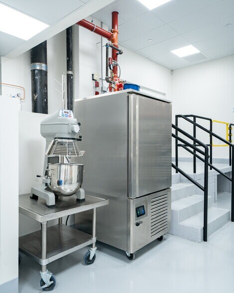 More Photos Of 383 Bridge St, Brooklyn Specialty For Lease