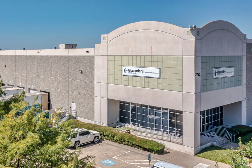 More Photos Of 2750 N Miller Park Dr, Garland Warehouse For Lease