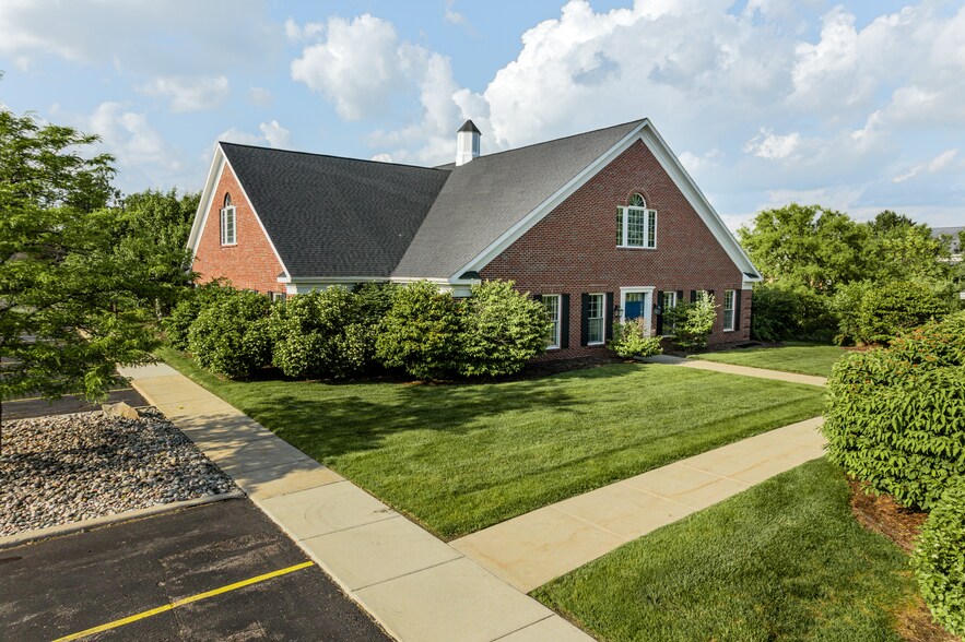 More Photos Of 2365 Woodlake Dr, Okemos Medical For Lease