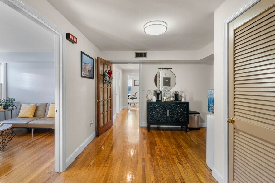 More Photos Of 35 N Main St, Southington Medical For Lease