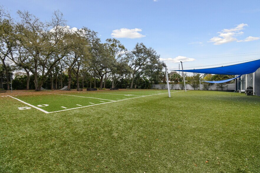 More Photos Of 3330 W Cypress St, Tampa Office For Sale