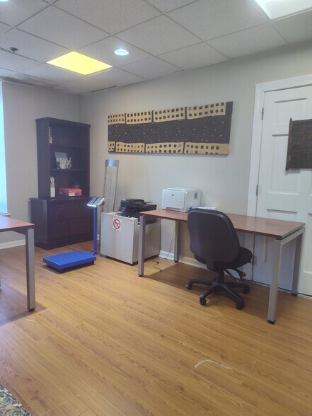 More Photos Of 50 S Pickett St, Alexandria Medical For Sale