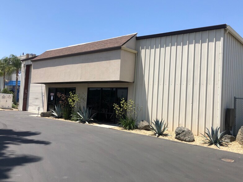 Primary Photo Of 4551 Grissom St, Bakersfield Warehouse For Lease
