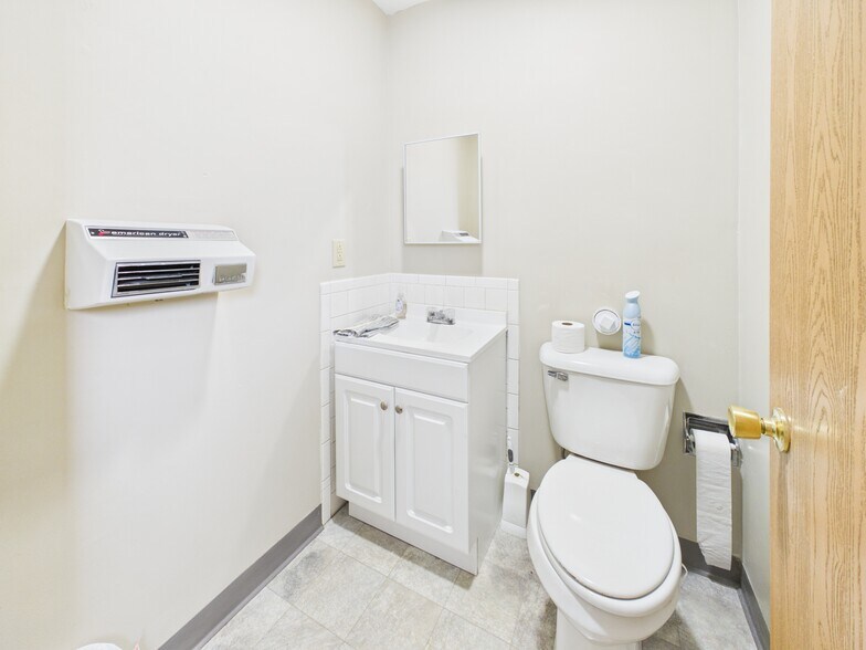More Photos Of 414 Martin St, Greenville Office For Sale