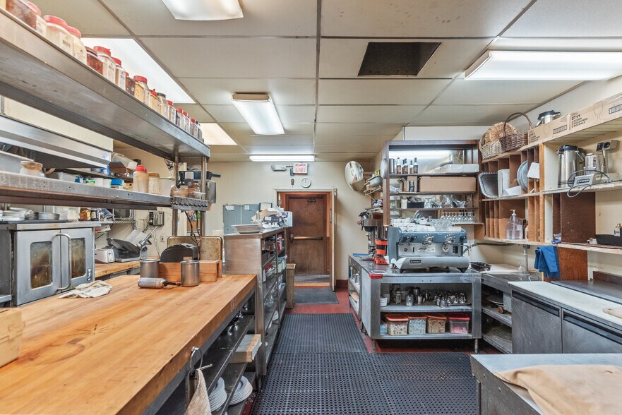 More Photos Of 14467 Big Basin Way, Saratoga Restaurant For Sale